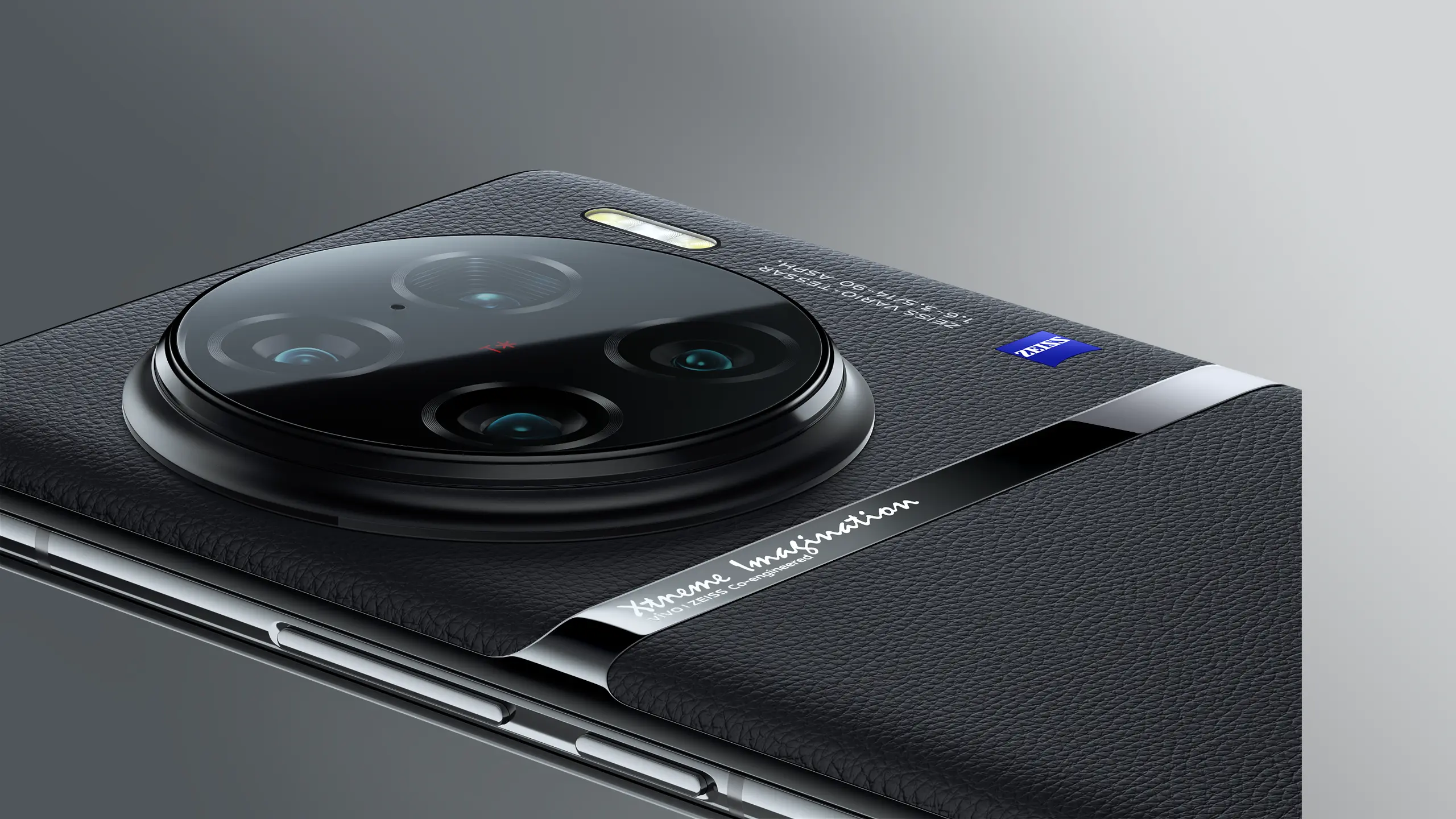 Thiết kế cụm 4 camera sau trên mặt lưng Vivo X90 Pro+ Plus